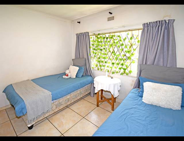 5 BEDROOM HOUSE FOR SALE IN HURLINGHAM
